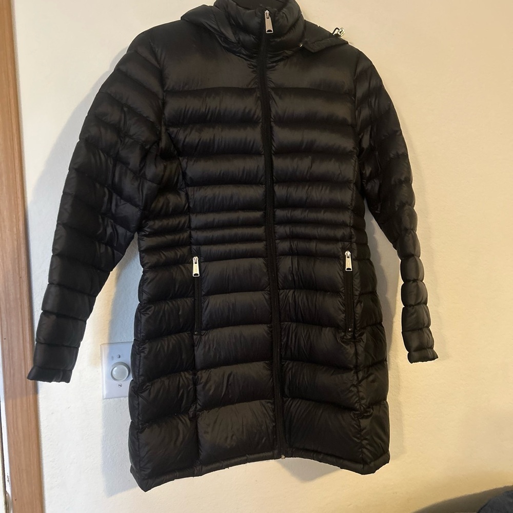 Andrew Marc women's Packable light weight    premium Goose down hooded Jacket L